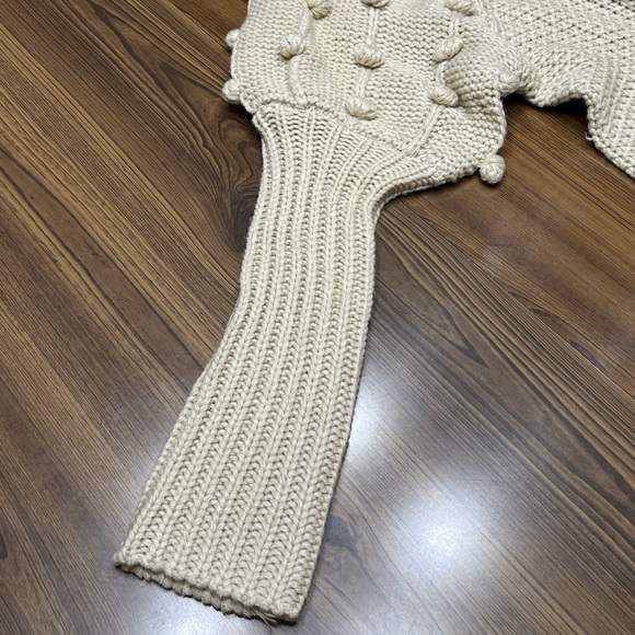 Ces Femme Array Tricks Up Your Sleeves Pom Pom Sweater Tan Size S NWT - Picture 3 of 7